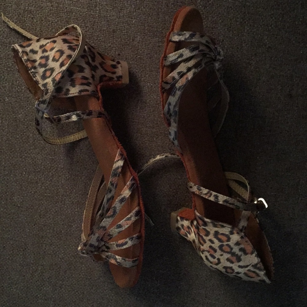 Cheeta print 1 inch heels
